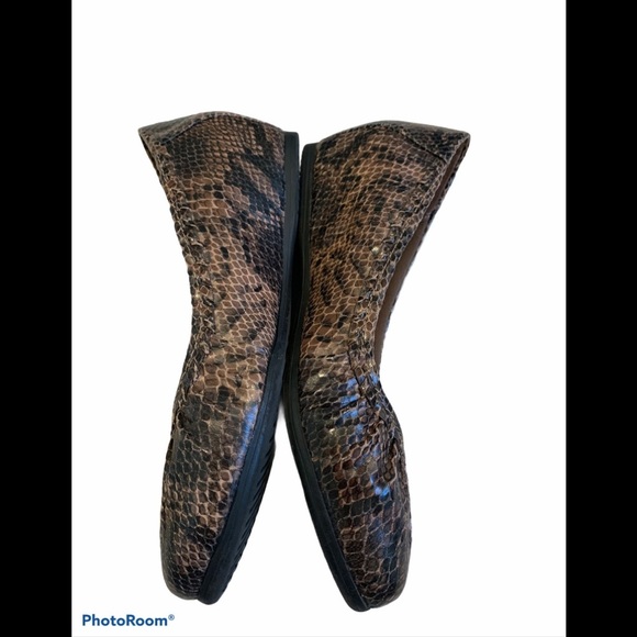 BareTraps Norma Slip On Wedge Pumps - Picture 10 of 13